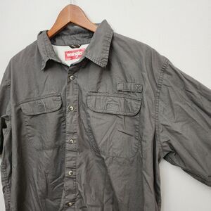 Wrangler Button Up Shirt Men's XL Grey Short Sleeve‎ Casual Vented Outdoor
